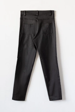 Pantalón ALMA engomado, Pantalón chupín corte jeanero con botón y bolsillos - comprar online
