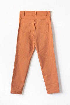 Pantalón ALMA, Pantalón chupín corte jeanero con botón y bolsillos - comprar online