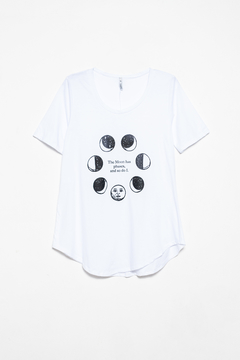 Remera Makeda, Remera evase escote redondo Lunas, Syes talles grandes