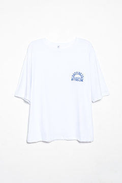 Remera Tehani, Remera manga caida bordada HAPPINESS BY, Syes talles grandes - SYES | Mayorista
