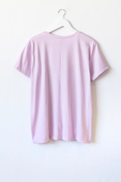 Remera MICHELLE , Remera recta con cuello redondo unisex. Estampa hoja abstracta - comprar online