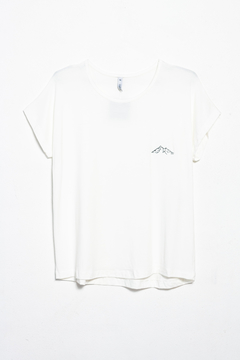 Remera Siham, Remera basica con atraque de viscosa bordadomontañas, Syes Talles grandeS - comprar online
