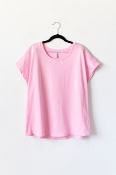 Imagen de Remera AYXA, Remera con cuello de ribb, manga caída y recorte en delantero