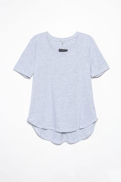 Remera Pisces, Remera lisa de algodón escote redondo, Syes Talles grandes - SYES | Mayorista