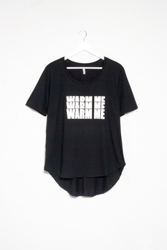 Imagen de Remera ANABELA, Remera de algodón con cuello redondo estampa warn me
