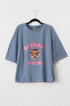 Remera TIGERS, Remera cuello redondo y mangas cortas caídas, estampa Detriot tigers