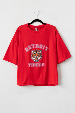 Imagen de Remera TIGERS, Remera cuello redondo y mangas cortas caídas, estampa Detriot tigers