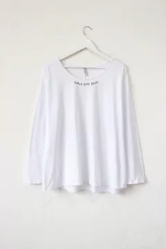Remera ANALIA, Remera recta, manga larga con cuello redondo (ESTAMPA GIRLS BITE BACK) - SYES | Mayorista