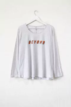 Remera ANNIE, Remera recta, manga larga con cuello redondo. ESTAMPA BEYOND en internet