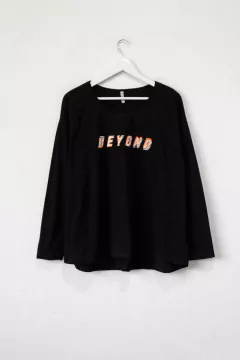 Remera ANNIE, Remera recta, manga larga con cuello redondo. ESTAMPA BEYOND - tienda online