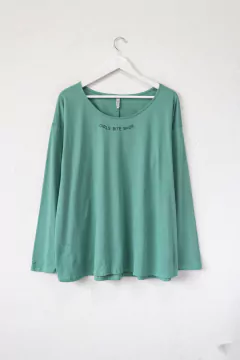 Remera ANALIA, Remera recta, manga larga con cuello redondo (ESTAMPA GIRLS BITE BACK)