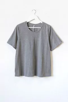 Remera GISELLA, Remera básica de cuello redondo y manga corta, lisa - comprar online