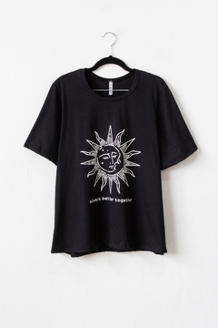 Imagen de Remera ECLIPSE, Remera básica de cuello redondo y manga corta estampa Better together