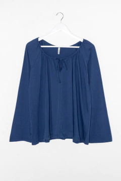 Remera CARMINA, Remera paisana con frunce y tiras en el frente