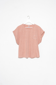 Remera Brend, Remera manga murcielago de algodon estampada chasing the sun - comprar online