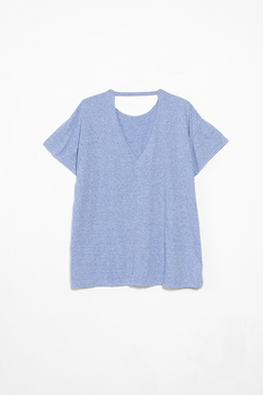 Remera Columvip, Remera manga corta espalda en V estampada