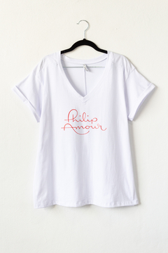 Remera PHILIP AMOUR, Remera de algodón lisa escote en v y manga corta dobladillada, ESTAMPA PHILIP AMOUR - SYES | Mayorista