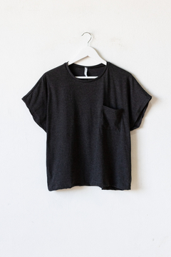 Remera GEORGIA, Remera con mangas caidas, y bolsillo en delantero