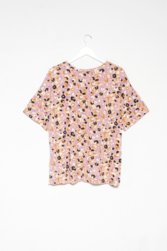 Remera Zoraida, Remera cuadrada con mangas caidas y cuello redondeado en internet