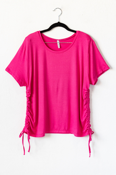 Imagen de Remera SARAH, Remera de modal cuello redondo con jaretas de ajuste a los laterales