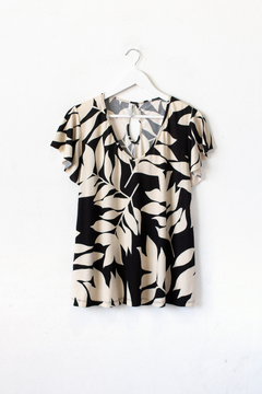 Remera CELINA, Remera evase con abertura en espalda. - SYES | Mayorista