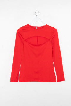 Remera GINA, Remera con abertura en el delantero y cuello redondo