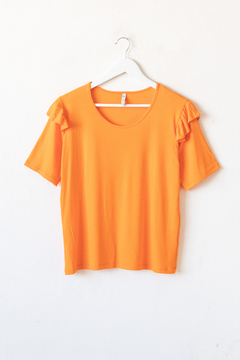 Imagen de Remera MARLENE, Remera recta con cuello redondo y volados en las mangas