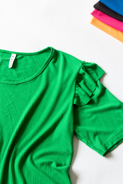 Remera MARLENE, Remera recta con cuello redondo y volados en las mangas - comprar online