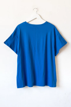 Remera PANTONE, Remera recta , Remera oversize recta con cuello redondo Estampa PANTONE en internet