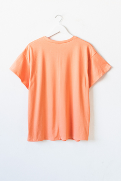 Remera AMBAR, Remera unisex cuello redondo. ESTAMPA: 4 caritas en internet