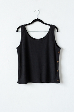 Musculosa SAUCE, Musculosa de waffle con cartera y botones en lateral - comprar online