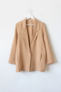 Blazer ALEXA, Saco con bolsillos y boton en solapa. - SYES | Mayorista