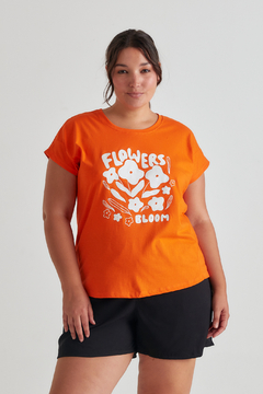 Remera LOURDES, Remera manga caída con recorte en delantero, ESTAMPA FLOWERS BLOOM