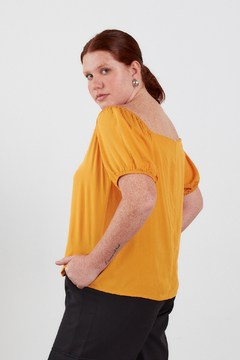 Blusa ALYA, Blusa cuello recta y mangas globo - comprar online