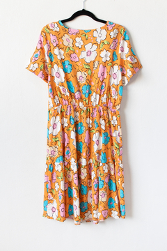 Vestido ALEXA, Vestido de lino estampado escote en v, manga 3/4 y volado en ruedo - comprar online