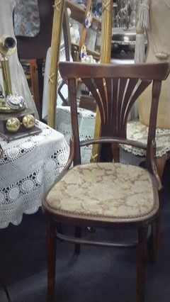 ALQUILER DE MUEBLES ANTIGUOS Y PERCHEROS en internet
