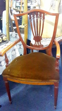 ALQUILER DE MUEBLES ANTIGUOS Y PERCHEROS - LA MELANGE 