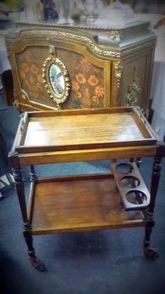 ALQUILER DE MUEBLES ANTIGUOS Y PERCHEROS - LA MELANGE 