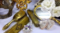 JUEGO DE TOILETTE ANTIGUO CEPILLOS ESPEJO DE MANO ANTIGUO - LA MELANGE 