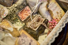 AJUAR DE NOVIA JUEGO DE TOILETTE ANTIGUO CEPILLOS ESPEJO DE MANO ANTIGUO - LA MELANGE 