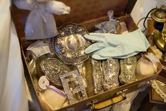 JUEGO DE TOILETTE ANTIGUO CEPILLOS ESPEJO DE MANO ANTIGUO - comprar online