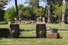 BARRILES DE ROBLE - DECORACION CAMPESTRE - BARRA DE TRAGOS CON BARRILES
