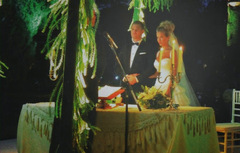 ALQUILER MANTEL ANTIGUO EN EL ALTAR DEL CASAMIENTO DE LIUSANA LOPILATO Y MICHAEL BOUBLE -ESTANCI VILLA MARIA - comprar online