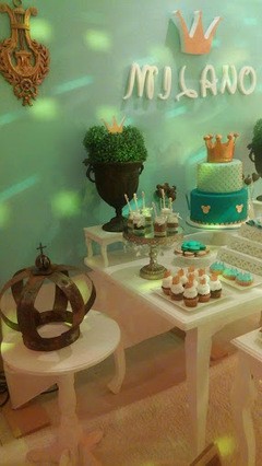 COPONES SILLON CORONAS ARPAS DORADAS - CANDELABROS AMBIENTACION LEPETIT BOUTIQUE PASTRY " PRINCES MICKEY" - LA MELANGE 