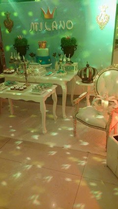 COPONES SILLON CORONAS ARPAS DORADAS - CANDELABROS AMBIENTACION LEPETIT BOUTIQUE PASTRY " PRINCES MICKEY"