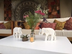 ALQUILER ALMOHADONES EVENTOS