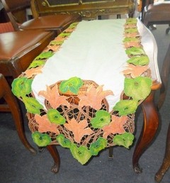Imagen de ALQUILER MANTELES , SERVILLETAS, CARPETAS, CAMINOS , MANTELERIA ANTIGUA (copia)