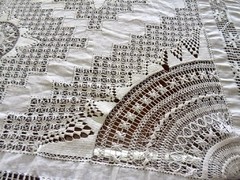 ALQUILER MANTELES , SERVILLETAS, CARPETAS, CAMINOS , MANTELERIA ANTIGUA (copia) en internet