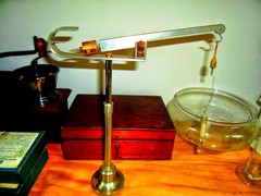 ALQUILER DE BALANZAS -OBJETOS DE LABORATORIO -JERINGAS- ENFERMERIA - LA MELANGE 