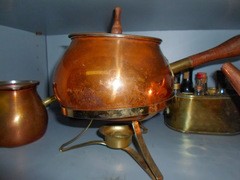 Imagen de ALQUILER DE OBJETOS DE COCINA ANTIGUA-FRASCOS LATAS- OLLA-SARTEN- MOLINILLO -